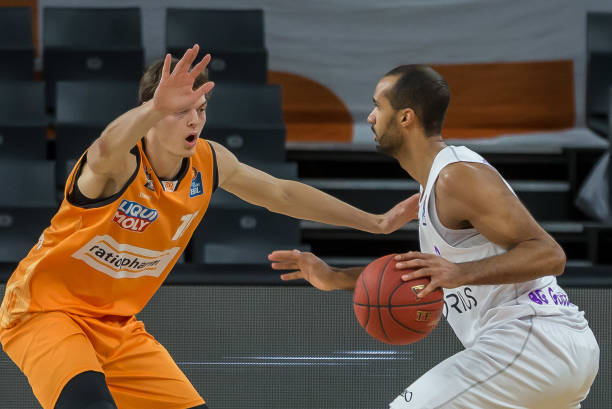 同时也再次 同时也再次